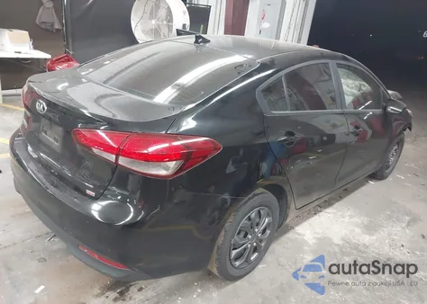 2017 Kia Forte Lx z USA, uszkodzony, nr VIN 3KPFK4A74HE141373